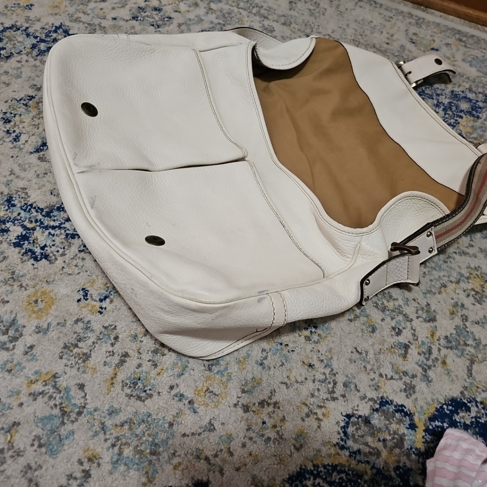Burberry Pebble Leather Large Messenger Bag - Picture 4 of 16